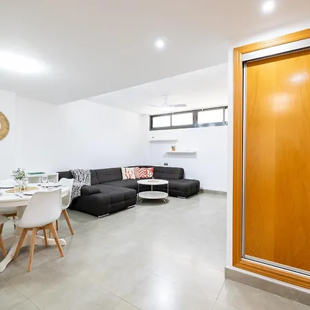 H2m Alta 20 Smart Tv Air Conditioning Apartment
