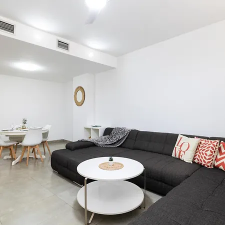 Apartment H2m Alta 20 Smart Tv Air Conditioning *