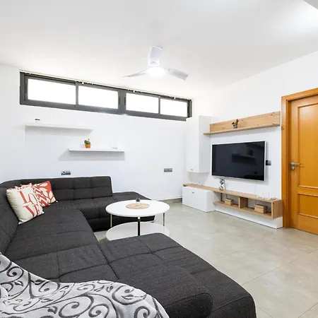 H2m Alta 20 Smart Tv Air Conditioning Apartment